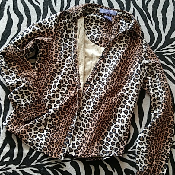 Cheetah Long Sleeve Button Up - Picture 4 of 6